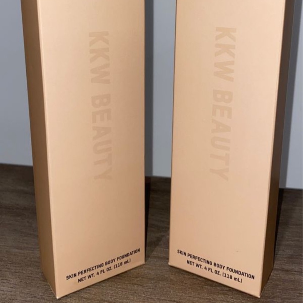 KKW BEAUTY Skin Perfecting Body Foundation